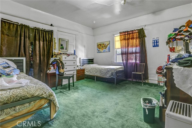 1470 W Adams Boulevard, Los Angeles CA: https://media.crmls.org/medias/34ea0db2-8164-43fa-a038-8ff98b2ad429.jpg