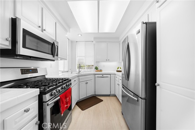 Detail Gallery Image 10 of 23 For 900 Solvay Aisle, Irvine,  CA 92606 - 2 Beds | 1 Baths