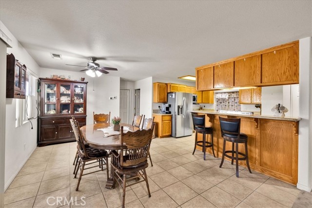 Detail Gallery Image 11 of 54 For 8514 Barberry Ave, Yucca Valley,  CA 92284 - 4 Beds | 3 Baths