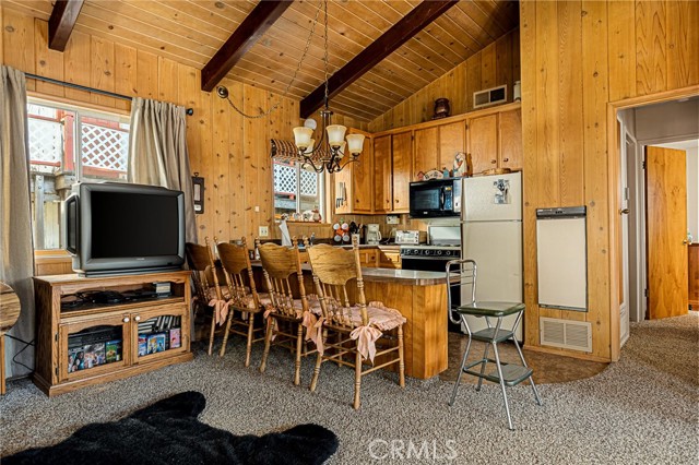 Detail Gallery Image 10 of 18 For 1164 Bear Springs, Rimforest,  CA 92378 - 2 Beds | 1 Baths