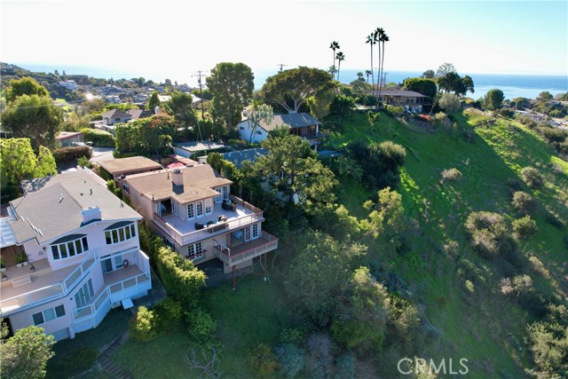 Detail Gallery Image 2 of 4 For 1096 Madison Place, Laguna Beach,  CA 92651 - 3 Beds | 2/1 Baths