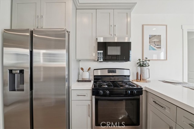 Detail Gallery Image 9 of 71 For 523 S Francisca Ave, Redondo Beach,  CA 90277 - 2 Beds | 2 Baths