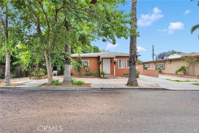 470 E Home Street, Long Beach CA: https://media.crmls.org/medias/34f079b2-7e47-47f1-8932-5adcb6d41dc1.jpg