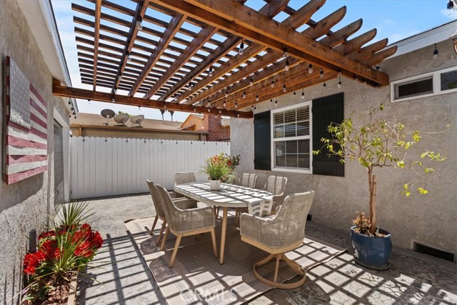 Detail Gallery Image 27 of 37 For 8212 Reading Ave, Los Angeles,  CA 90045 - 3 Beds | 1/1 Baths