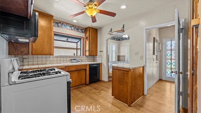 Detail Gallery Image 12 of 40 For 551 E I St, Ontario,  CA 91764 - 3 Beds | 2 Baths
