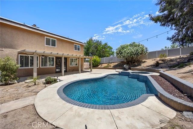 27509 Colt Drive, Corona CA: https://media.crmls.org/medias/34f0d7b4-77f0-49a4-9faf-cb03c907eee4.jpg