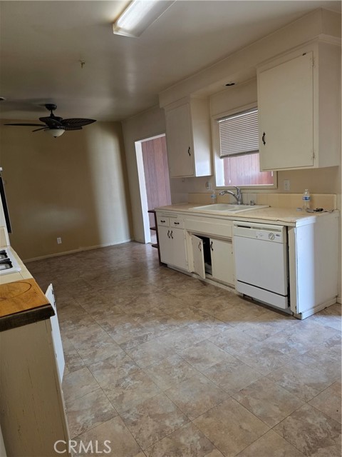 10243 Fremont Avenue, Montclair CA: https://media.crmls.org/medias/34f16d12-23d1-47d9-9182-0688207e9096.jpg