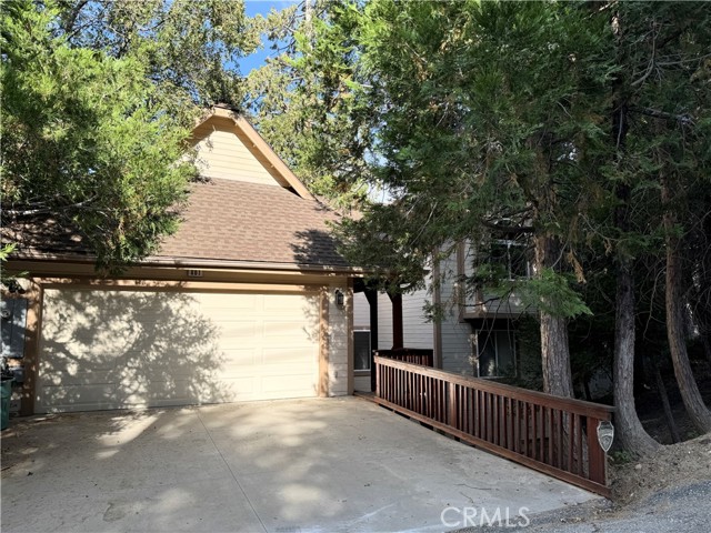 Detail Gallery Image 3 of 20 For 801 Jagerhorn Dr, Lake Arrowhead,  CA 92352 - 3 Beds | 2/1 Baths