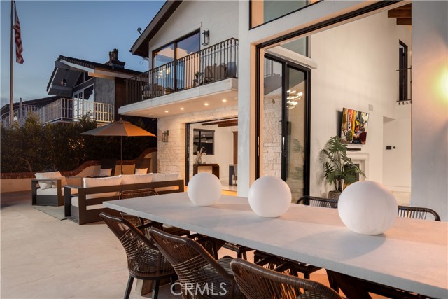 Detail Gallery Image 2 of 47 For 4072 Morning Star, Huntington Beach,  CA 92649 - 4 Beds | 4 Baths