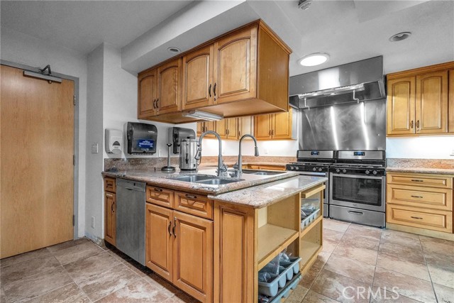Clubhouse Kitchen