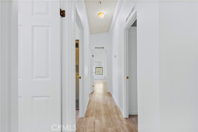 13691 Gavina Avenue, Sylmar CA: https://media.crmls.org/medias/34f40c71-bdc2-4289-9d7a-189c343d916b.jpg
