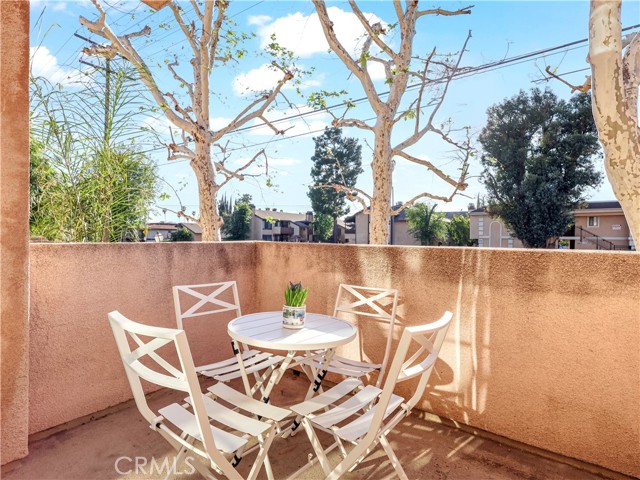 Detail Gallery Image 20 of 45 For 7320 Balboa Bld, Lake Balboa,  CA 91406 - 2 Beds | 2 Baths