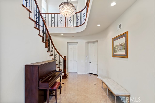 Detail Gallery Image 11 of 69 For 15720 Glendon Creek Ct, Riverside,  CA 92503 - 5 Beds | 4/1 Baths