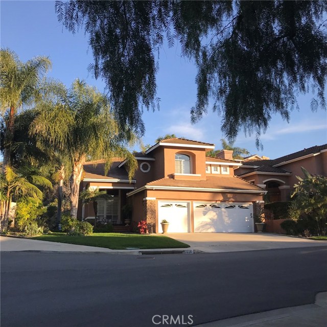 904 S Creekview Ln, Anaheim Hills, CA 92808