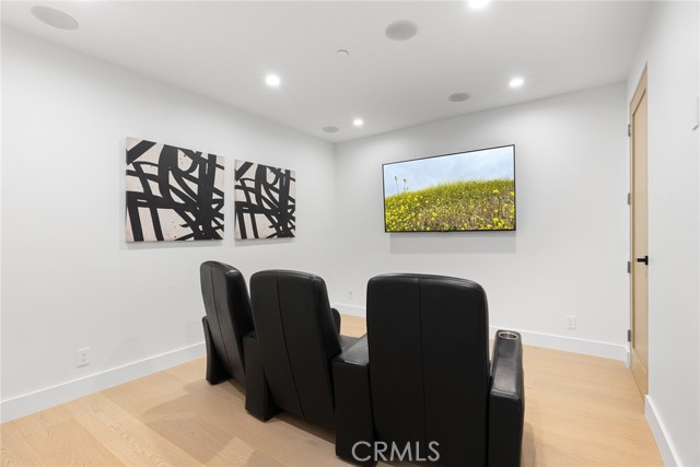 Detail Gallery Image 38 of 58 For 5134 Medina Rd, Woodland Hills,  CA 91364 - 5 Beds | 5/1 Baths