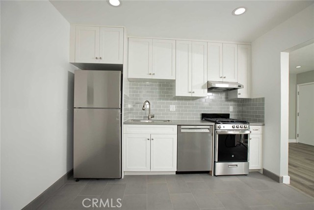 Detail Gallery Image 12 of 16 For 5459 Carlin a,  Los Angeles,  CA 90016 - 2 Beds | 1 Baths