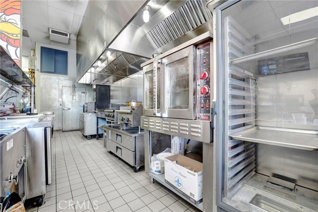 11840 Foothill Boulevard, Sylmar CA: https://media.crmls.org/medias/34f6ed77-bcdd-46b9-a076-48dec34821d6.jpg