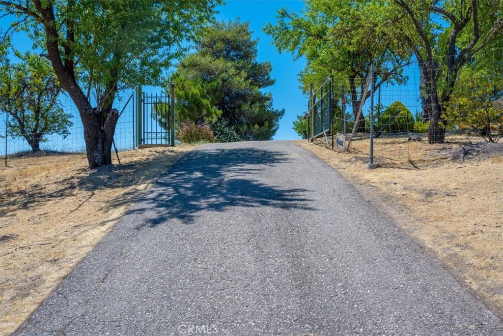 https://media.crmls.org/medias/34f703d2-0bdc-4ff7-a729-e1ce4e8a7f50.jpg?preset=X-Large
