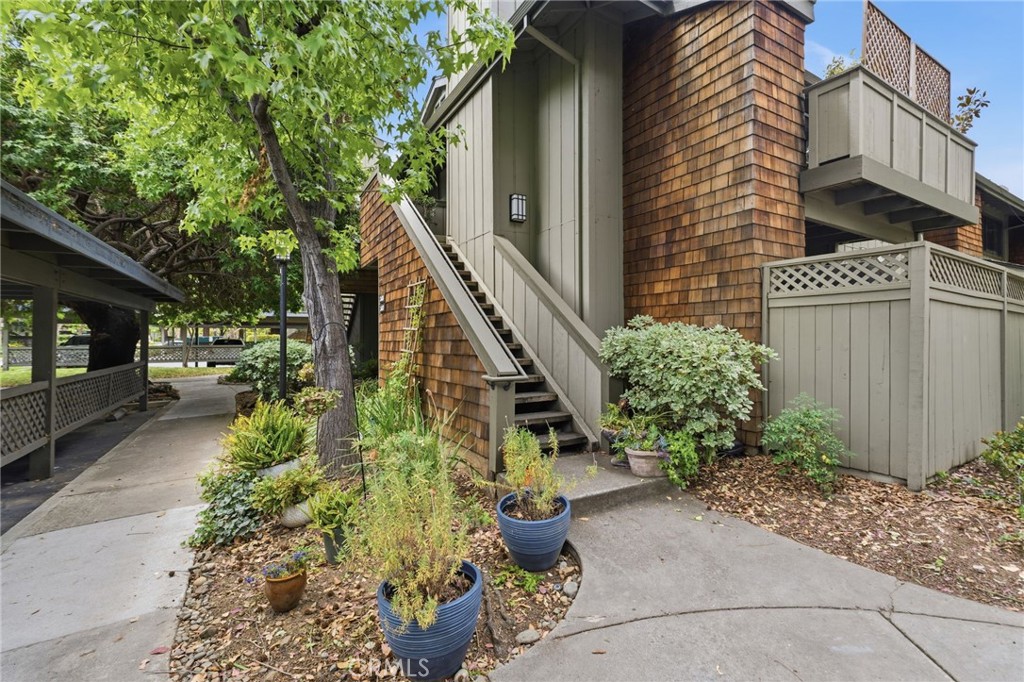 3408 La Terrace