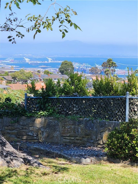 2817 San Ramon Drive, Rancho Palos Verdes CA: https://media.crmls.org/medias/34f7df0c-b9d8-4bbb-a454-346bbb87c8f1.jpg