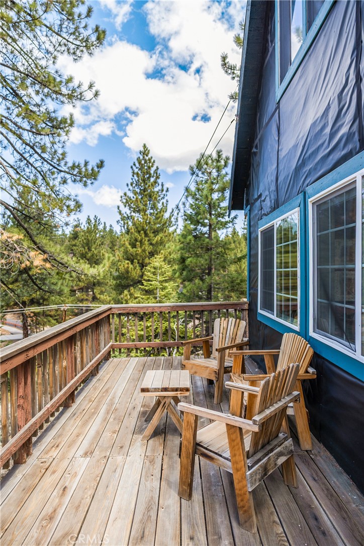 https://media.crmls.org/medias/34f8a0df-3748-4a1a-a06c-3d7901225860.jpg?preset=X-Large
