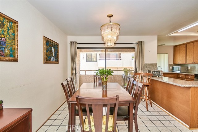 Detail Gallery Image 12 of 22 For 1144 Walnut Grove Ave #C,  Rosemead,  CA 91770 - 2 Beds | 3 Baths