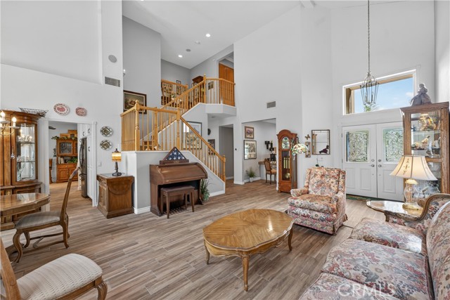 Detail Gallery Image 11 of 43 For 17 via Anadeja, Rancho Santa Margarita,  CA 92688 - 4 Beds | 3 Baths