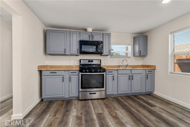 Detail Gallery Image 2 of 25 For 7581 Knott Ave, Buena Park,  CA 90620 - 3 Beds | 1 Baths