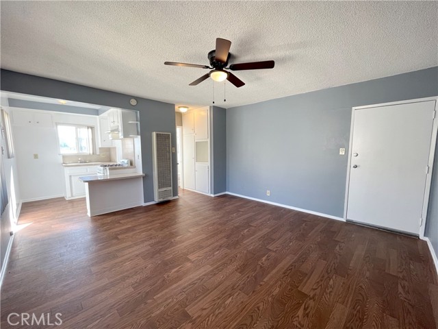 Detail Gallery Image 3 of 10 For 4750 W Broadway #N,  Hawthorne,  CA 90250 - 0 Beds | 1 Baths