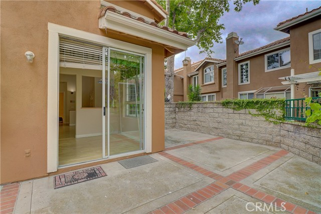 22 Matisse Circle, Aliso Viejo CA: https://media.crmls.org/medias/34facca3-7c64-4a0d-a798-0f384c254657.jpg