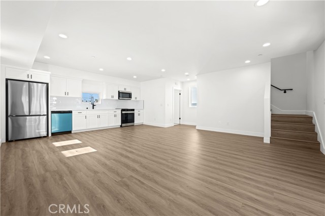 6702 Kester Avenue, Van Nuys CA: https://media.crmls.org/medias/34fae0b7-a513-48a5-b669-8a68bcaa9941.jpg