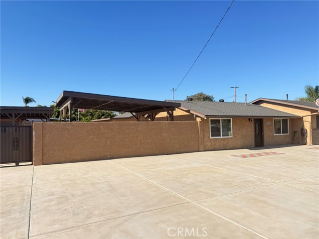 3488 Riverside Drive, Chino CA: https://media.crmls.org/medias/34fbe71e-3cc9-4549-b8e3-b10676ff81fd.jpg