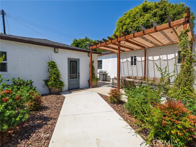 Detail Gallery Image 20 of 34 For 11333 Braddock Dr, Culver City,  CA 90230 - 6 Beds | 3 Baths