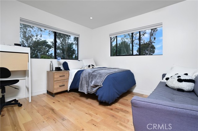 4751 Del Moreno Drive, Woodland Hills CA: https://media.crmls.org/medias/34fd2c84-9510-41b0-8876-50a14116ce56.jpg