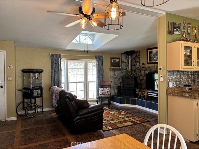 4060 Indian Peak Road, Mariposa CA: https://media.crmls.org/medias/34fdab69-c145-401b-aa20-a552b48ddbaf.jpg