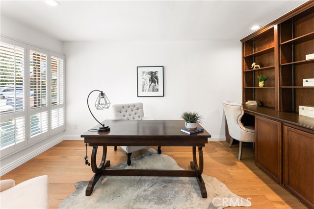 23721 Sarda Road, Valencia CA: https://media.crmls.org/medias/34ff7ba0-b91e-4a99-ae25-f2d7f93b84fd.jpg