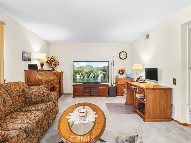 10634 Deering Avenue photo 23