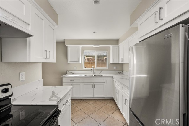 Detail Gallery Image 10 of 17 For 121 S Illinois St #2,  Anaheim,  CA 92805 - 2 Beds | 1 Baths