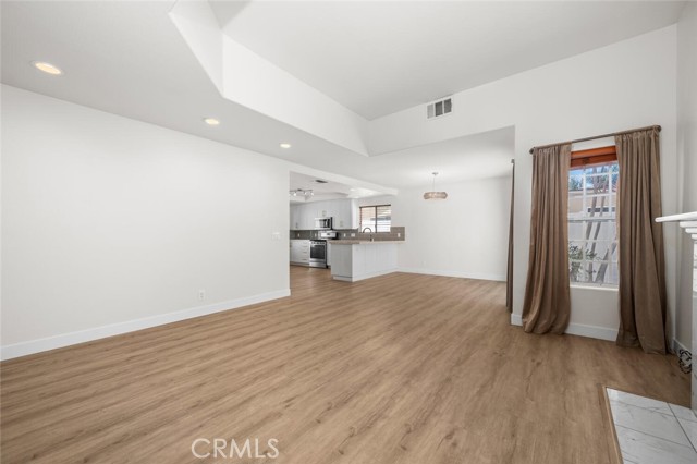 Detail Gallery Image 6 of 25 For 2525 Orange Ave #C,  Costa Mesa,  CA 92627 - 3 Beds | 2/1 Baths