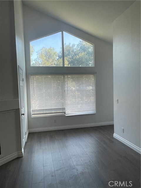 5515 Canoga Avenue, Woodland Hills CA: https://media.crmls.org/medias/35009b96-68b3-4f5f-8624-dde0399a500c.jpg