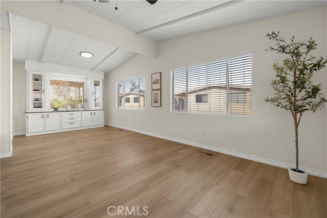 Detail Gallery Image 8 of 33 For 307 S Smith Ave #5,  Corona,  CA 92882 - 2 Beds | 2 Baths