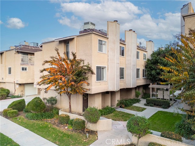 334 S Walnut Avenue, Brea CA: https://media.crmls.org/medias/35019e8f-9554-451a-bce2-afe59462b2d2.jpg