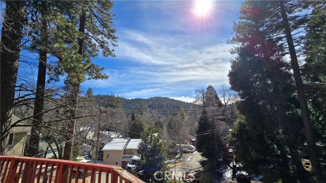 Detail Gallery Image 3 of 19 For 23840 Zuger, Crestline,  CA 92325 - 3 Beds | 2/1 Baths