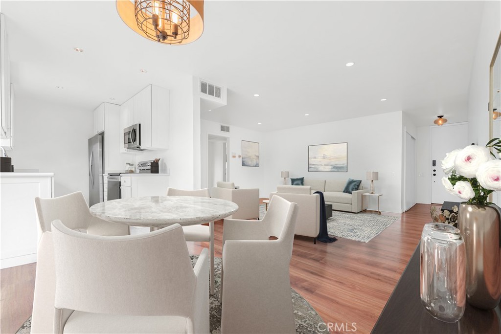532 N Rossmore #311