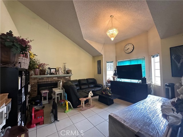 Detail Gallery Image 5 of 42 For 4612 Walnut St, Baldwin Park,  CA 91706 - 3 Beds | 3 Baths
