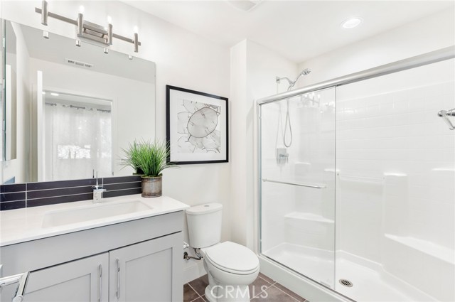 1st floor ensuite bath