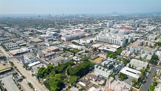 Detail Gallery Image 4 of 29 For 6513 Lexington Ave, Los Angeles,  CA 90038 - 4 Beds | 2 Baths