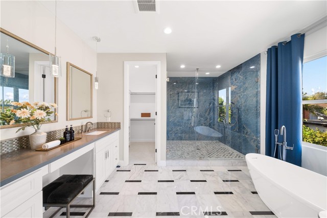 Detail Gallery Image 38 of 75 For 27 Gillman St, Irvine,  CA 92612 - 6 Beds | 6/1 Baths