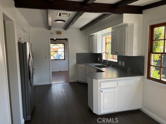 Detail Gallery Image 5 of 22 For 22354 Burbank Bld, Woodland Hills,  CA 91367 - 2 Beds | 1/1 Baths