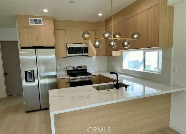 Front Image Thumbnail for CROC25262066